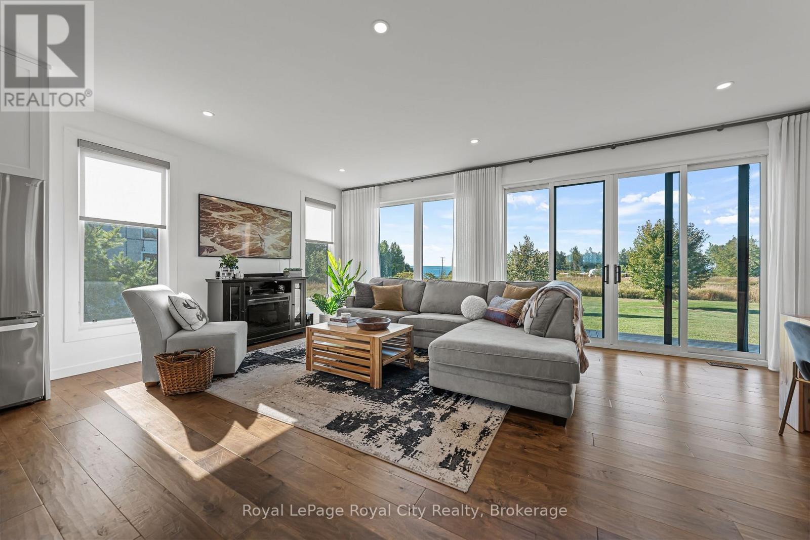 












103 UGOVSEK CRESCENT

,
Meaford,




Ontario
N0H1B0

