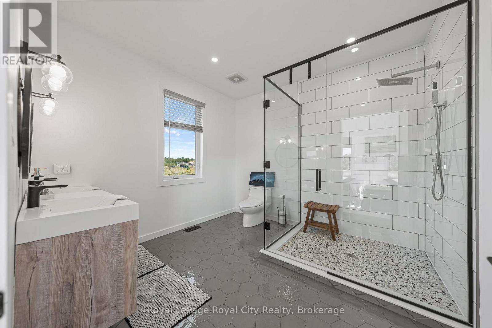 












103 UGOVSEK CRESCENT

,
Meaford,




Ontario
N0H1B0

