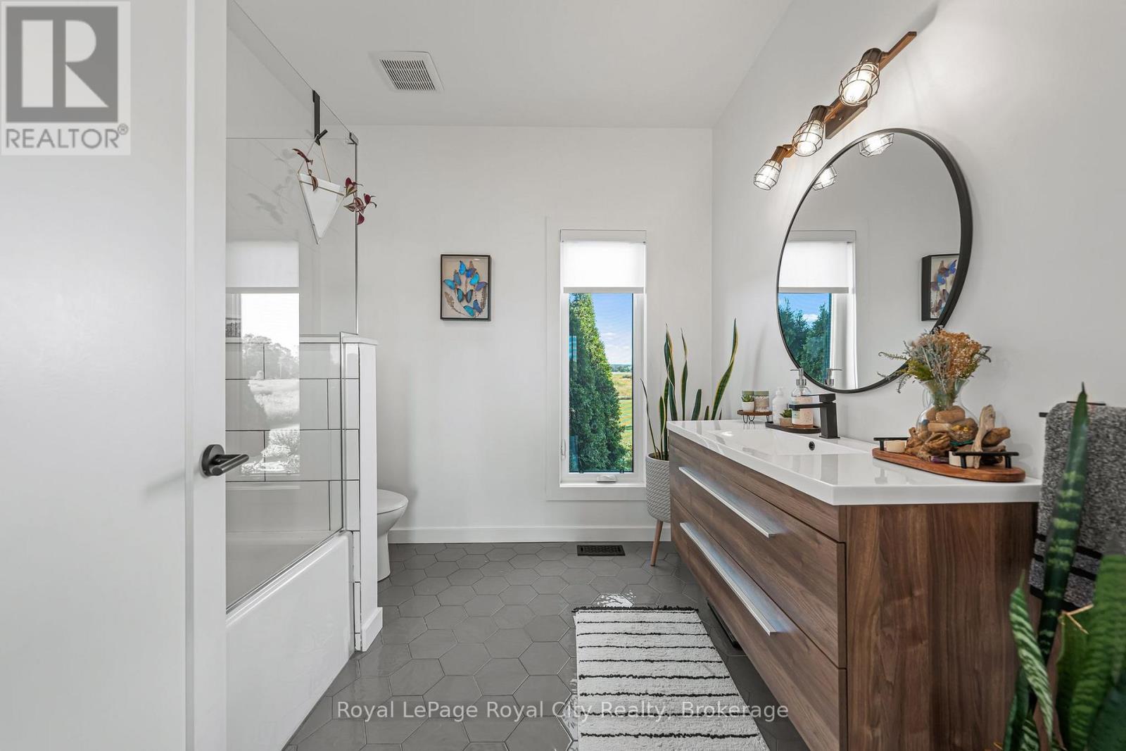 












103 UGOVSEK CRESCENT

,
Meaford,




Ontario
N0H1B0

