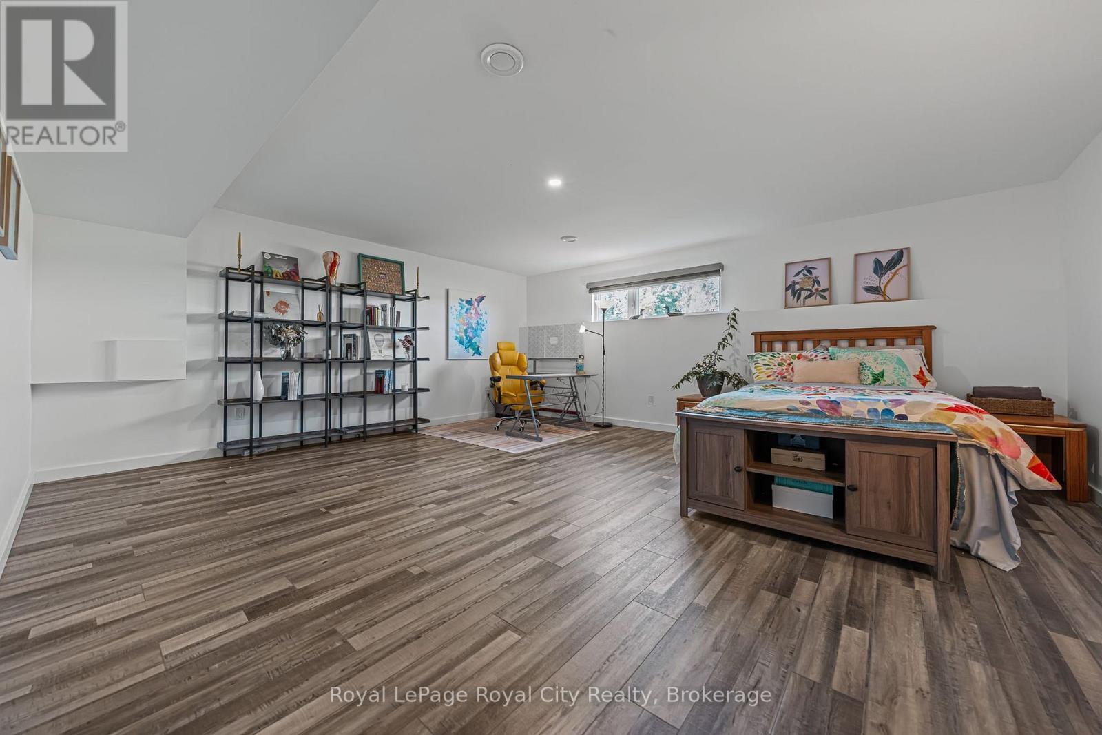 












103 UGOVSEK CRESCENT

,
Meaford,




Ontario
N0H1B0

