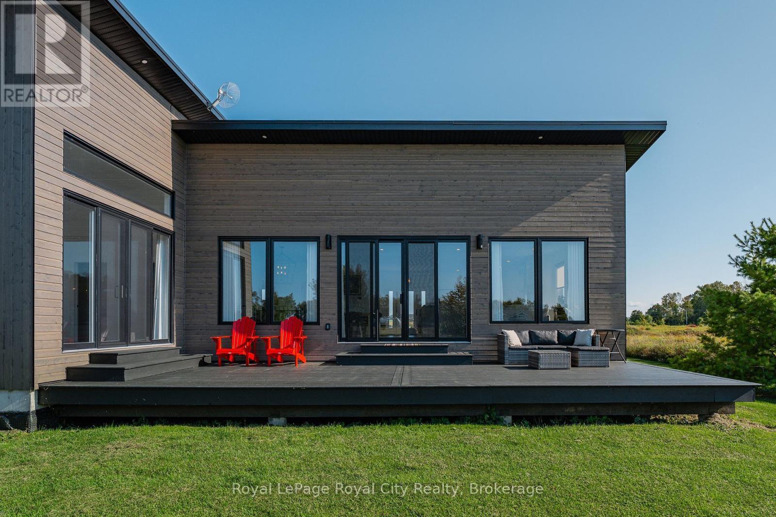 












103 UGOVSEK CRESCENT

,
Meaford,




Ontario
N0H1B0

