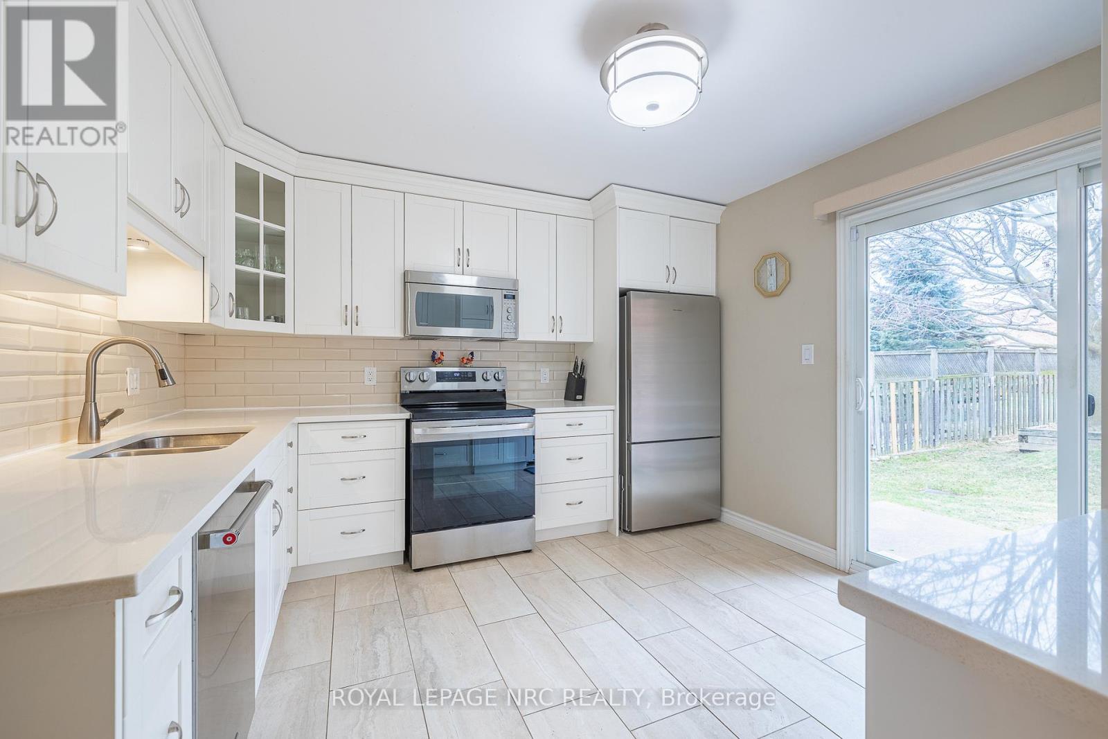 












3 - 2720 MEWBURN ROAD

,
Niagara Falls (Casey),




Ontario
L2J4J5

