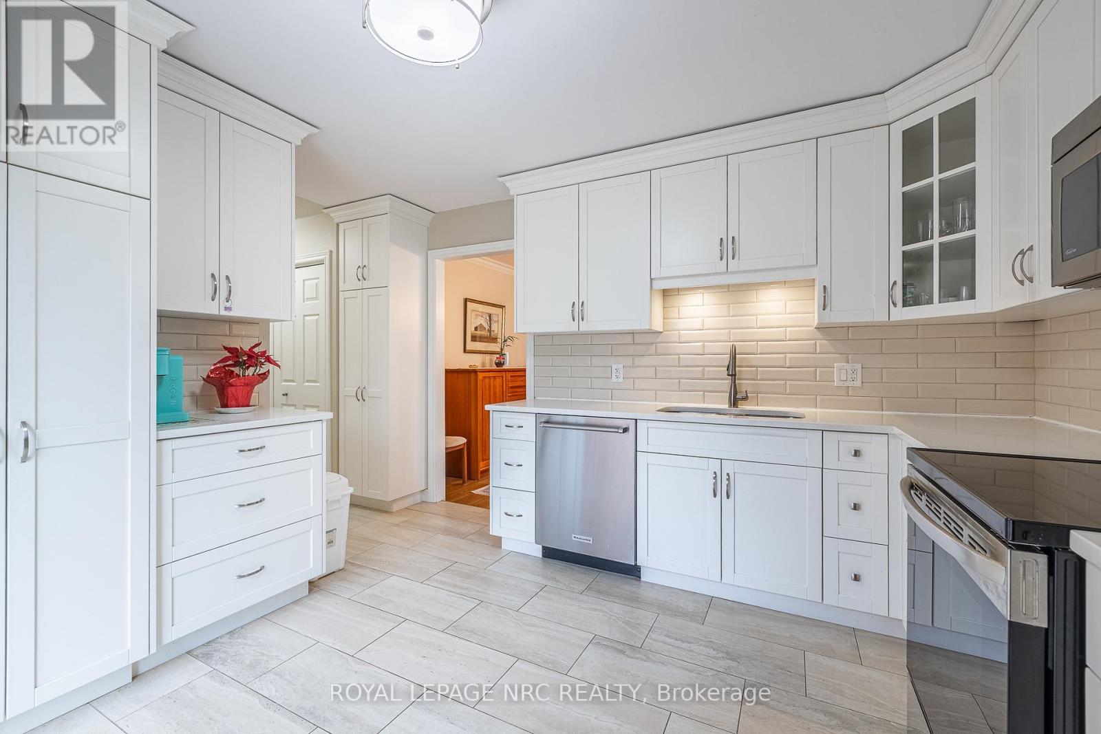 












3 - 2720 MEWBURN ROAD

,
Niagara Falls (Casey),




Ontario
L2J4J5

