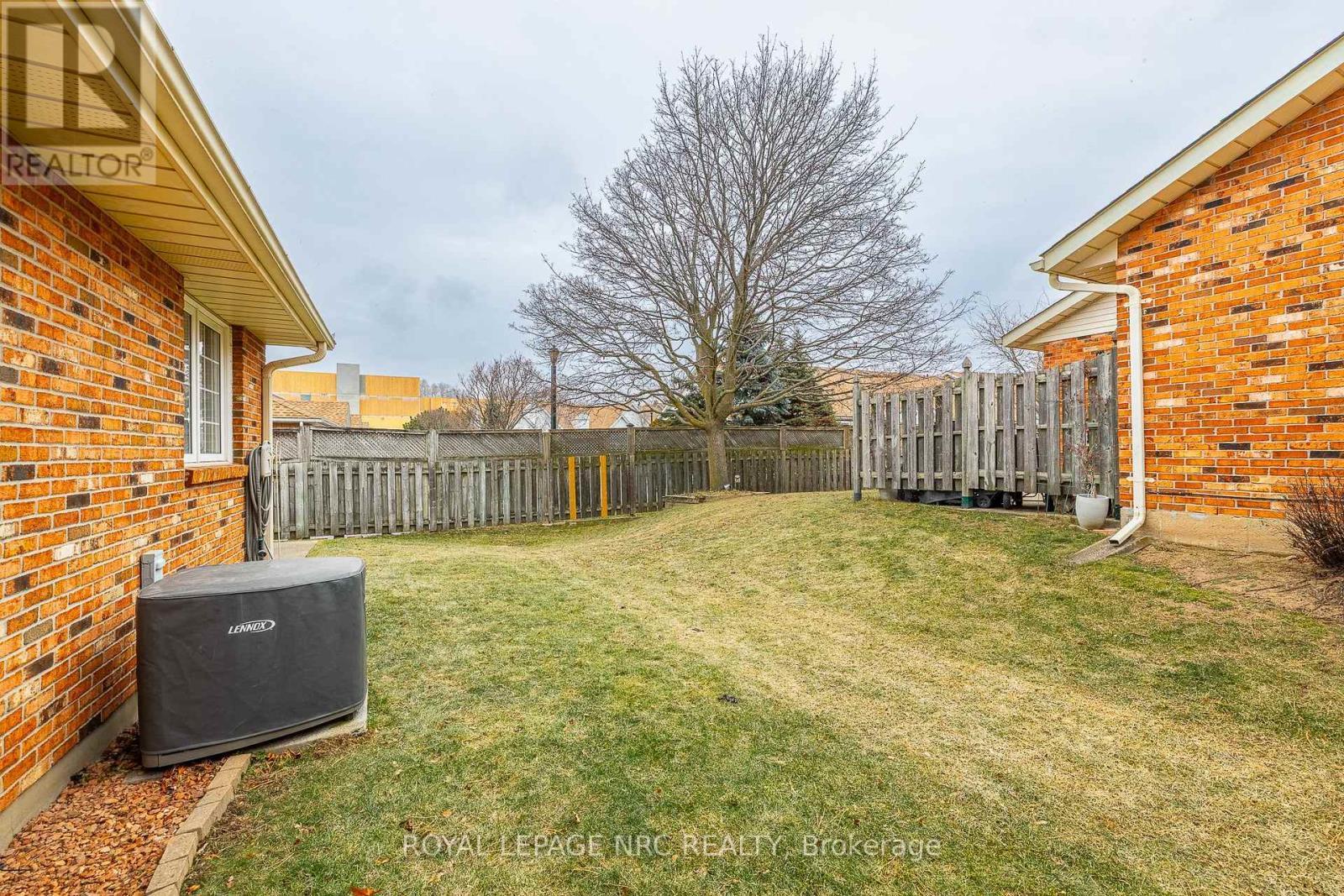 












3 - 2720 MEWBURN ROAD

,
Niagara Falls (Casey),




Ontario
L2J4J5

