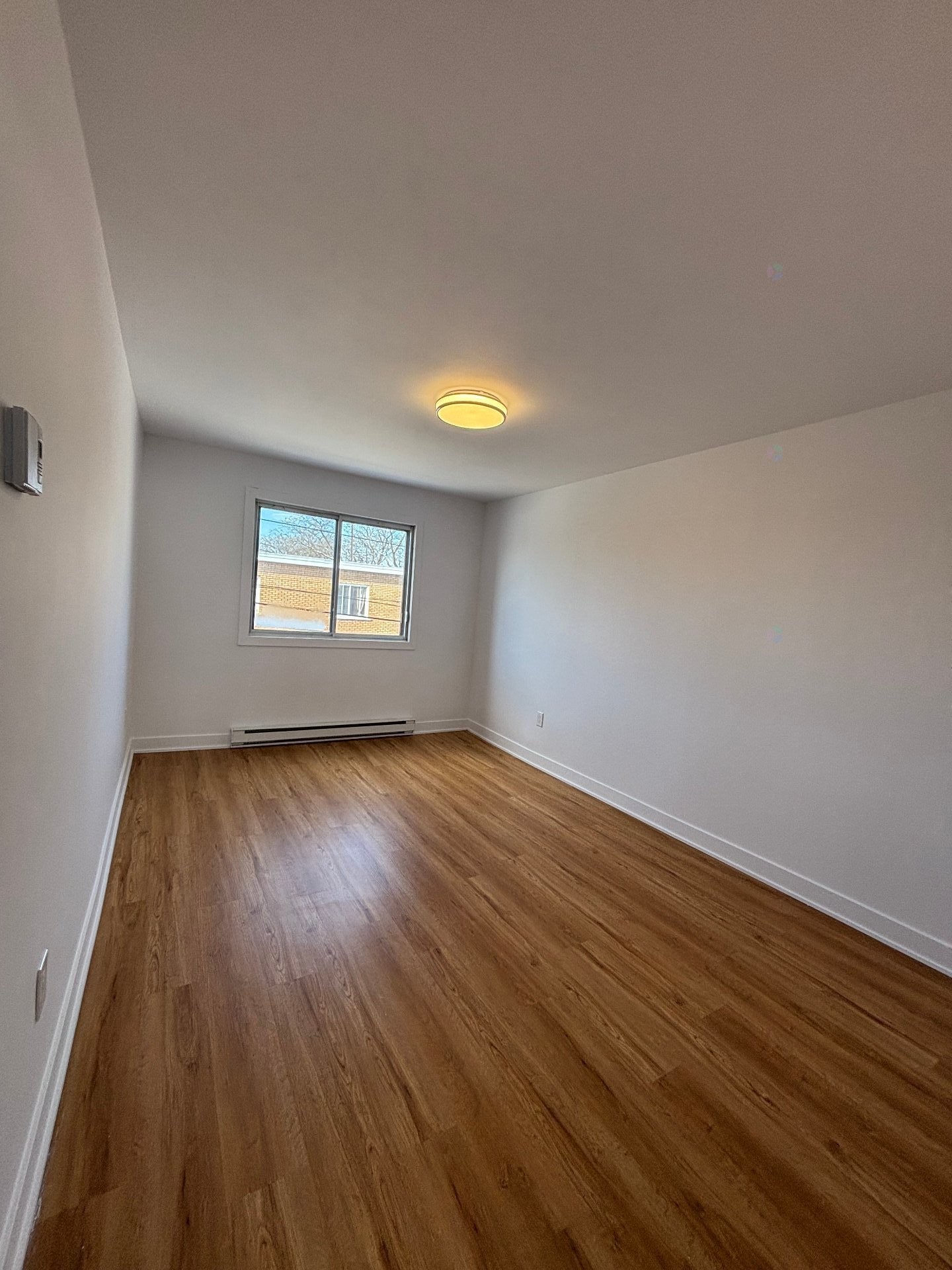 









1976


Rue L.-O.-David

, 4,
Montréal (Villeray/Saint-Michel/Parc-Extension),




QC
H2E1K8

