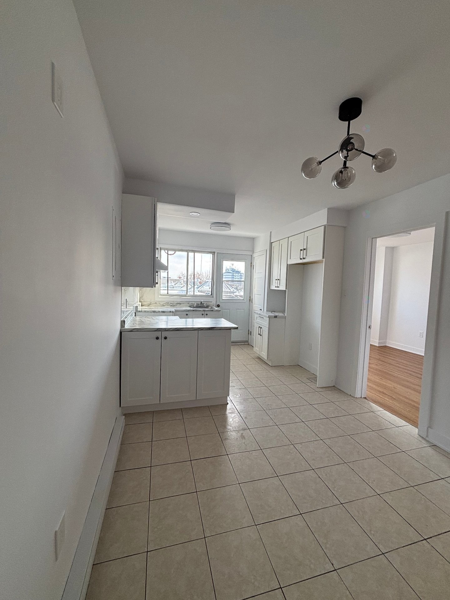 









1976


Rue L.-O.-David

, 4,
Montréal (Villeray/Saint-Michel/Parc-Extension),




QC
H2E1K8

