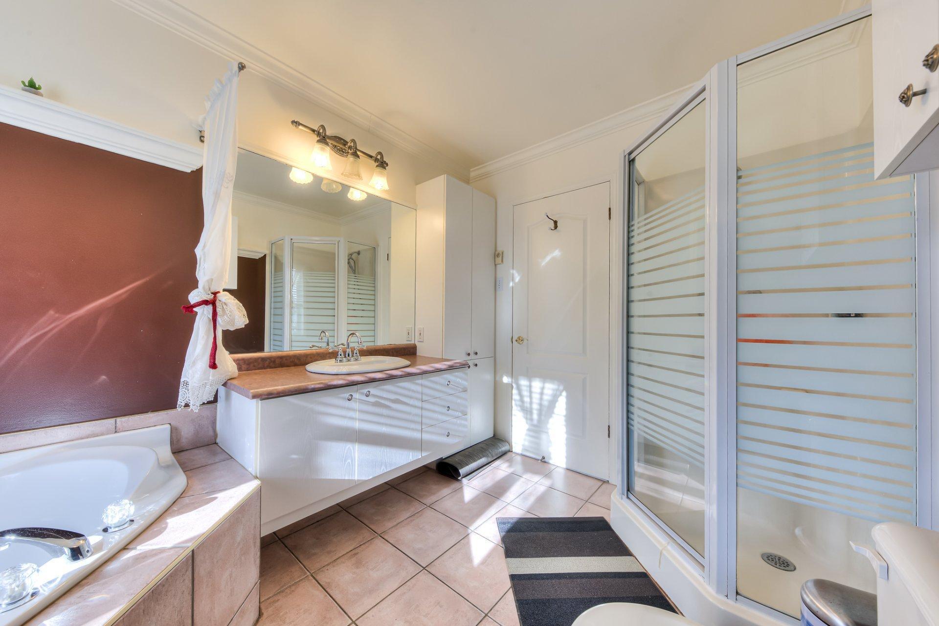 









20500


Rue des Sports

,
Mirabel,




QC
J7J1S9

