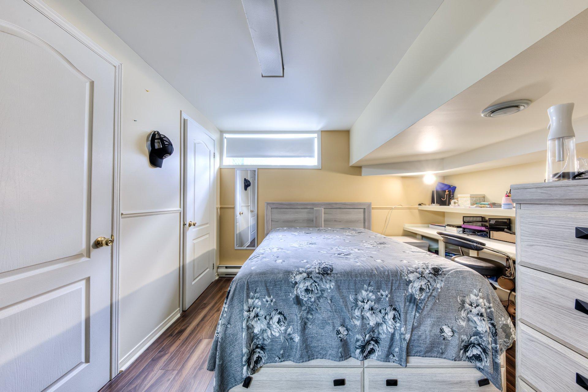 









20500


Rue des Sports

,
Mirabel,




QC
J7J1S9

