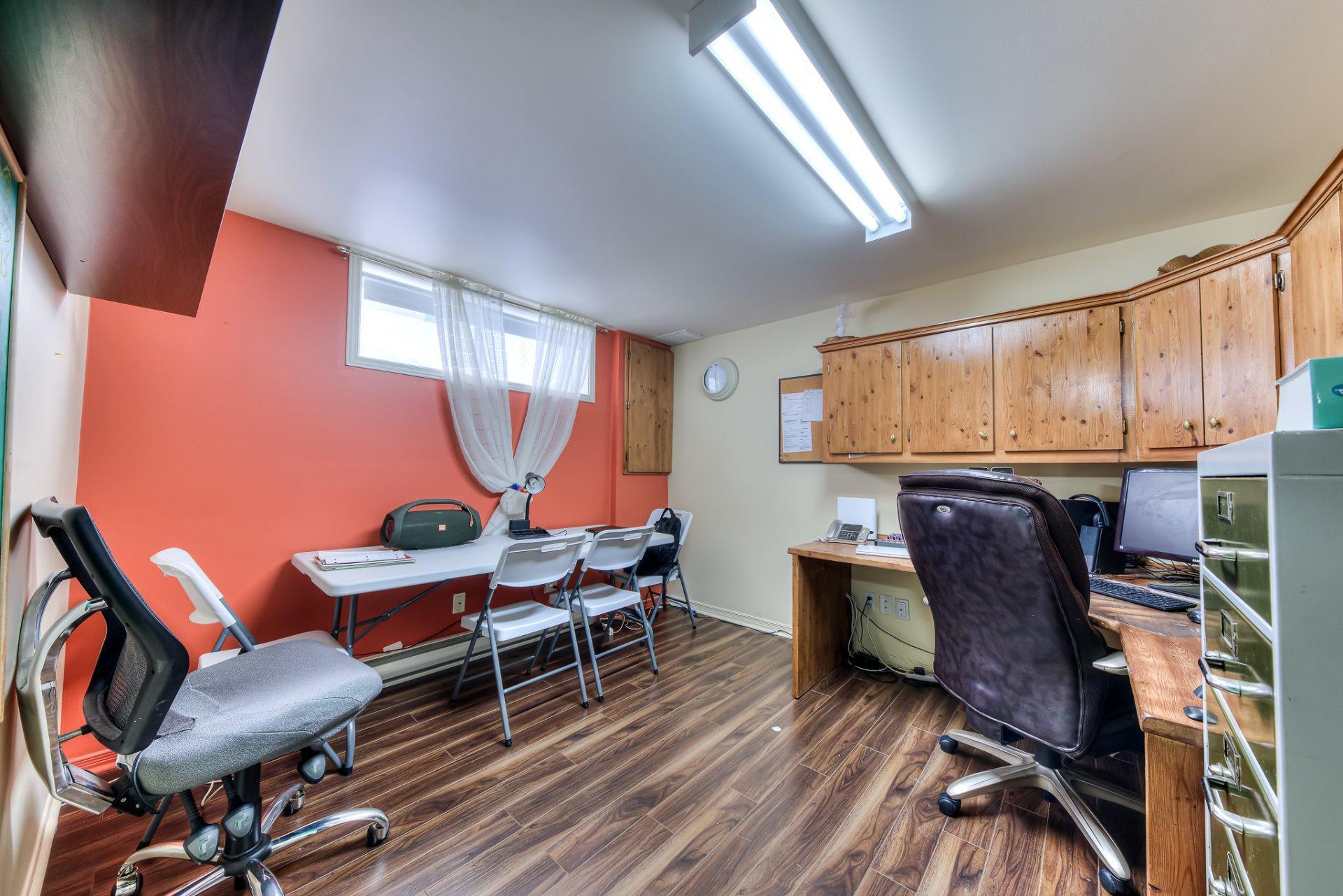 









20500


Rue des Sports

,
Mirabel,




QC
J7J1S9

