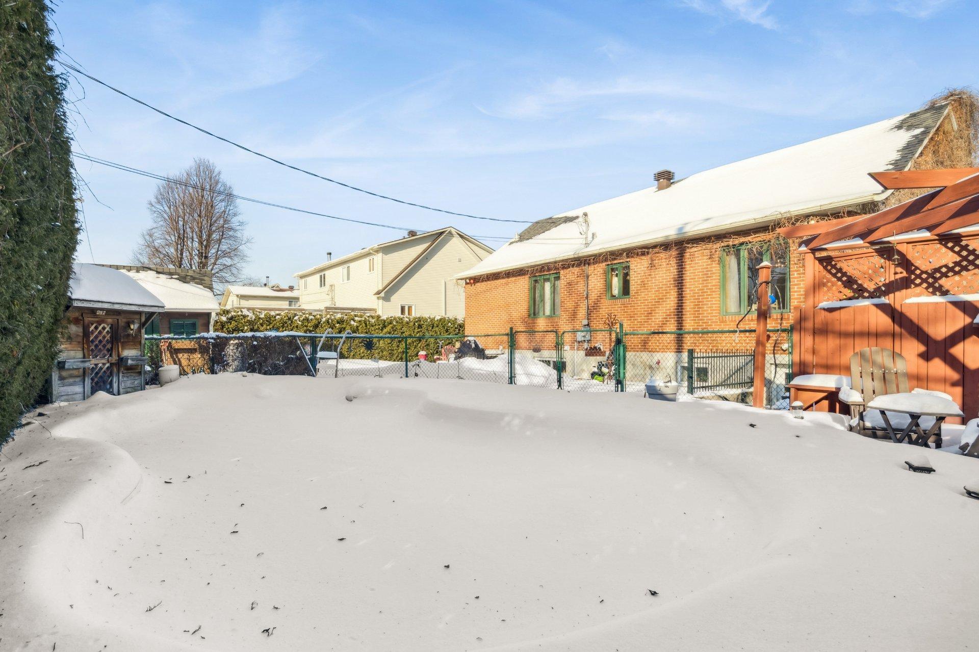 









469


Rue Samuel-De Champlain

,
Sainte-Julie,




QC
J3E1C9

