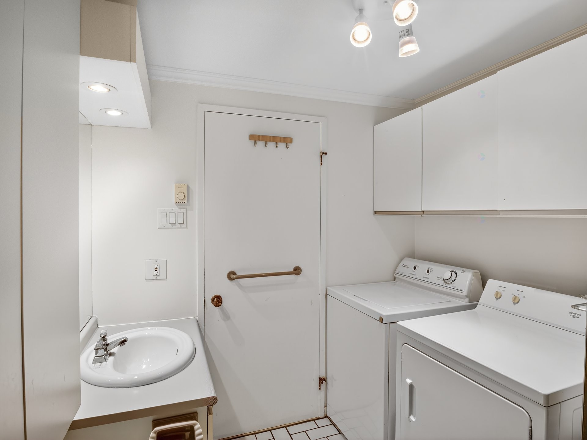 









94


Boul. de Bromont

, 6,
Bromont,




QC
J2L2K6

