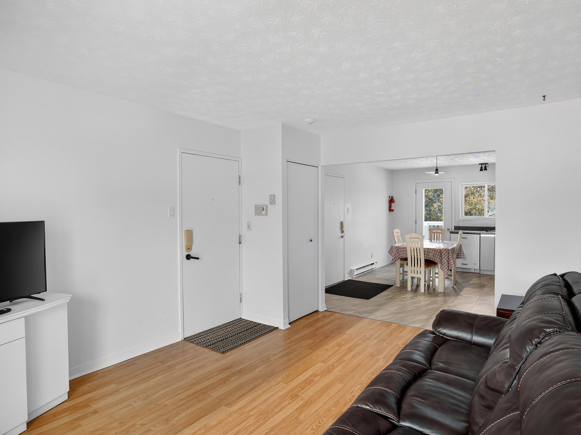 









94


Boul. de Bromont

, 6,
Bromont,




QC
J2L2K6

