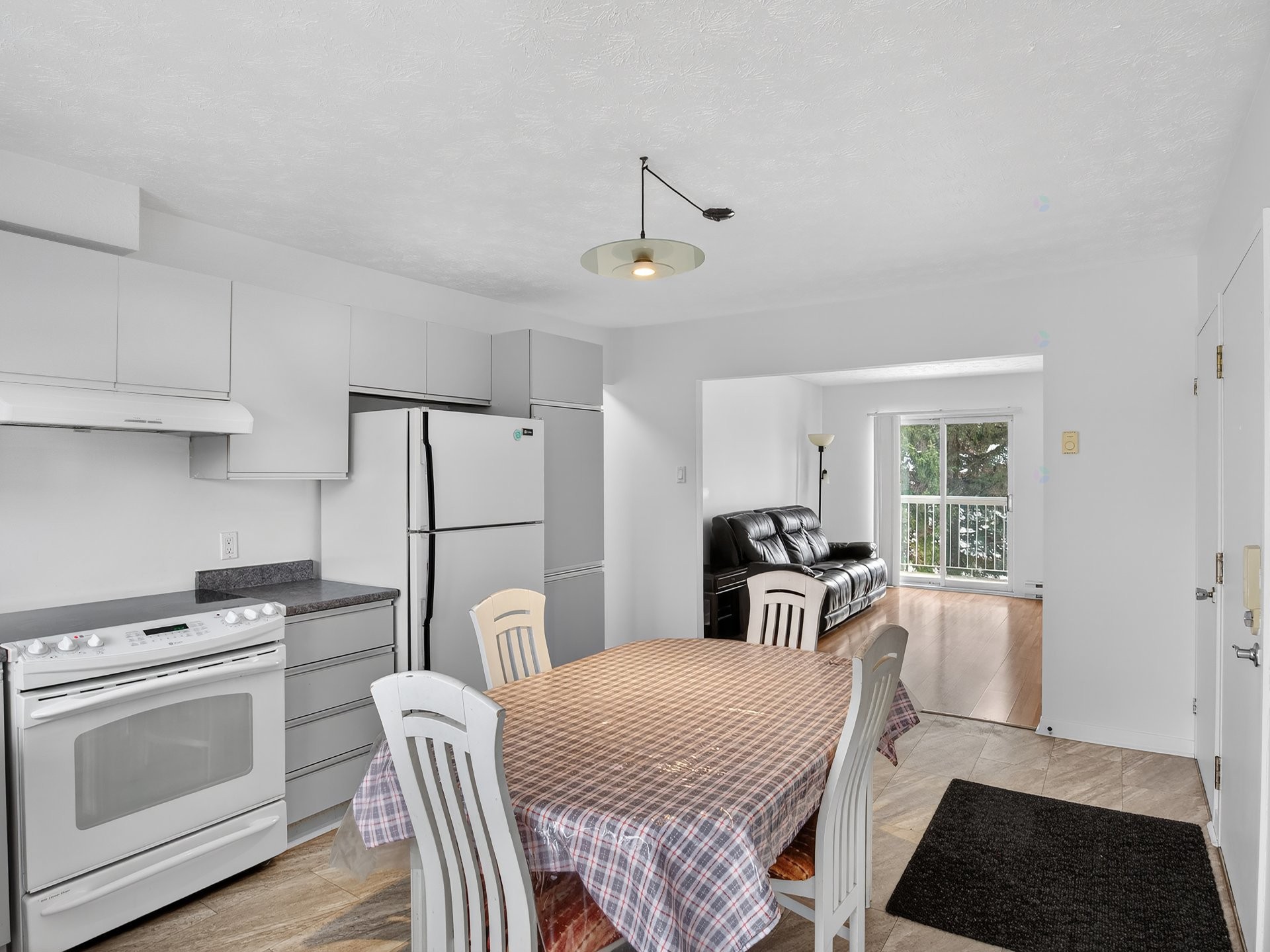 









94


Boul. de Bromont

, 6,
Bromont,




QC
J2L2K6

