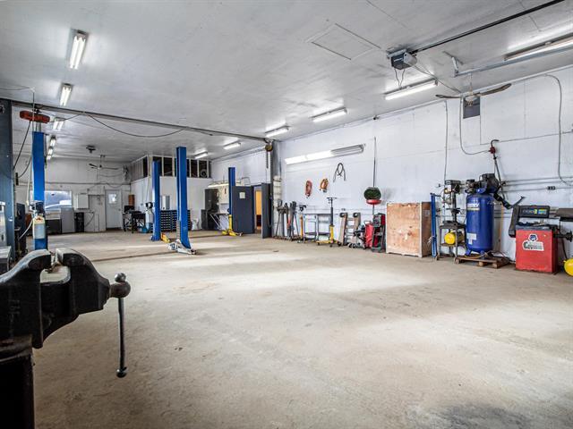 









8425


WILKES

AVE,
Headingley,




MB
R4H 1B8

