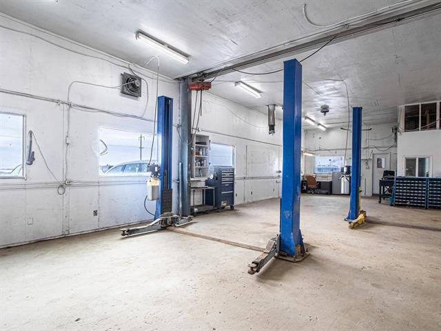 









8425


WILKES

AVE,
Headingley,




MB
R4H 1B8

