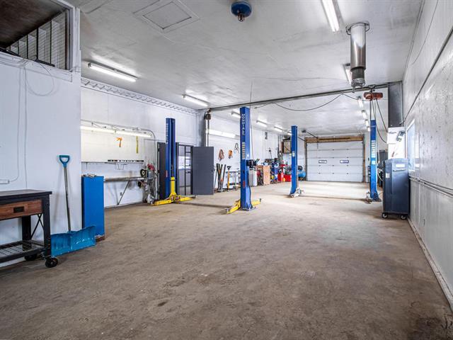 









8425


WILKES

AVE,
Headingley,




MB
R4H 1B8

