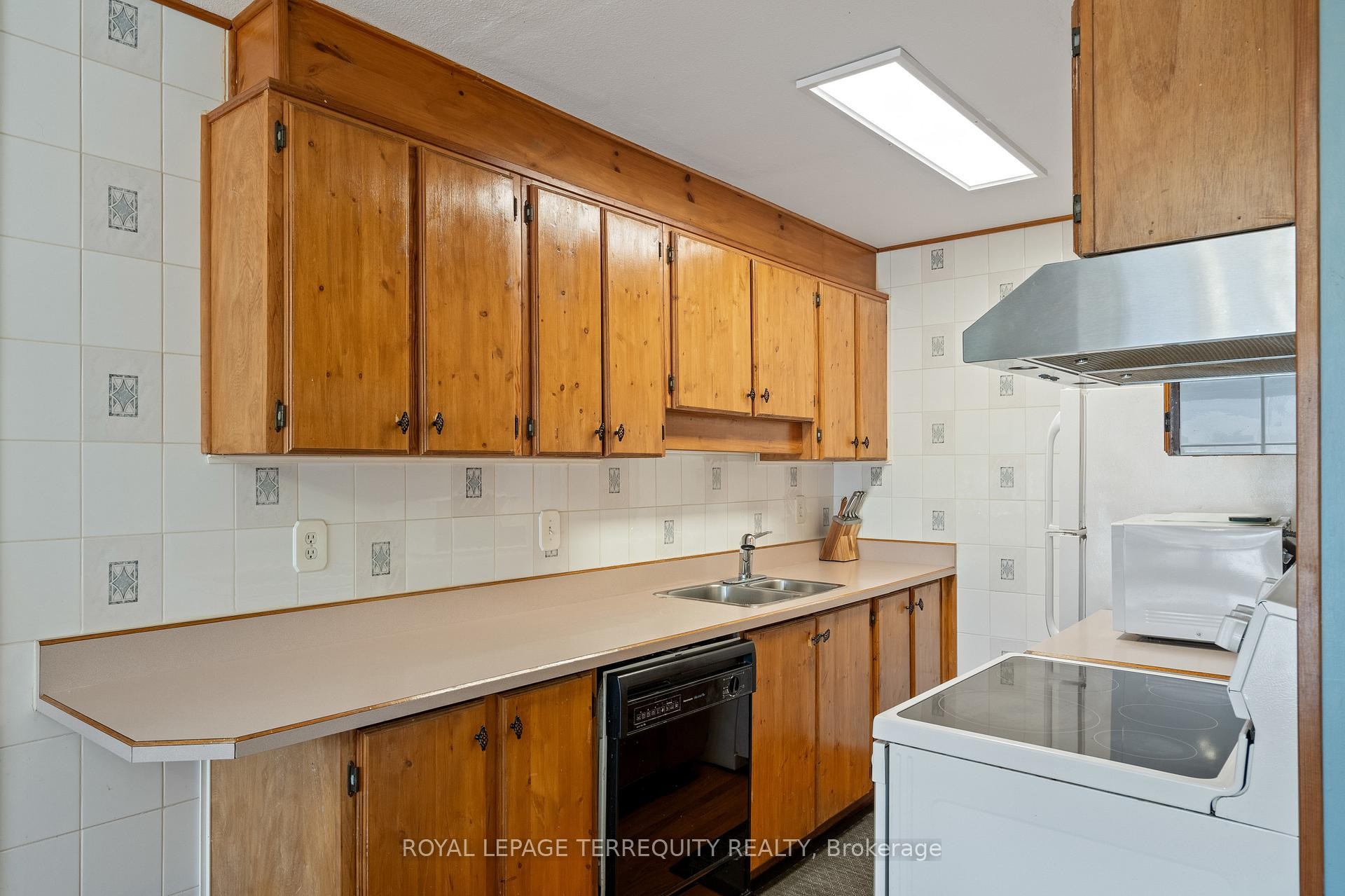 









185


Denistoun

Street, 53,
Welland,




ON
L3C 6J6

