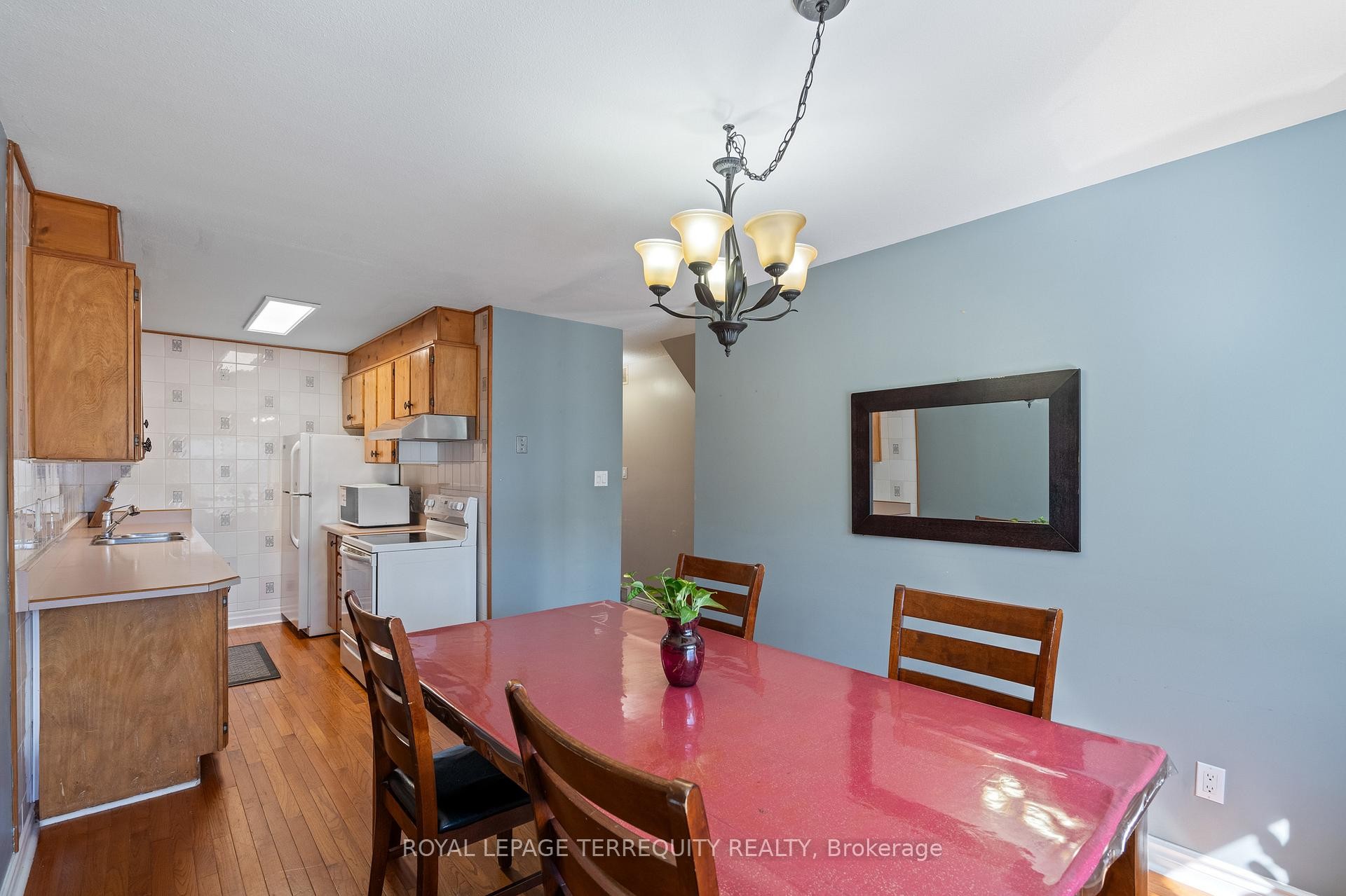 









185


Denistoun

Street, 53,
Welland,




ON
L3C 6J6

