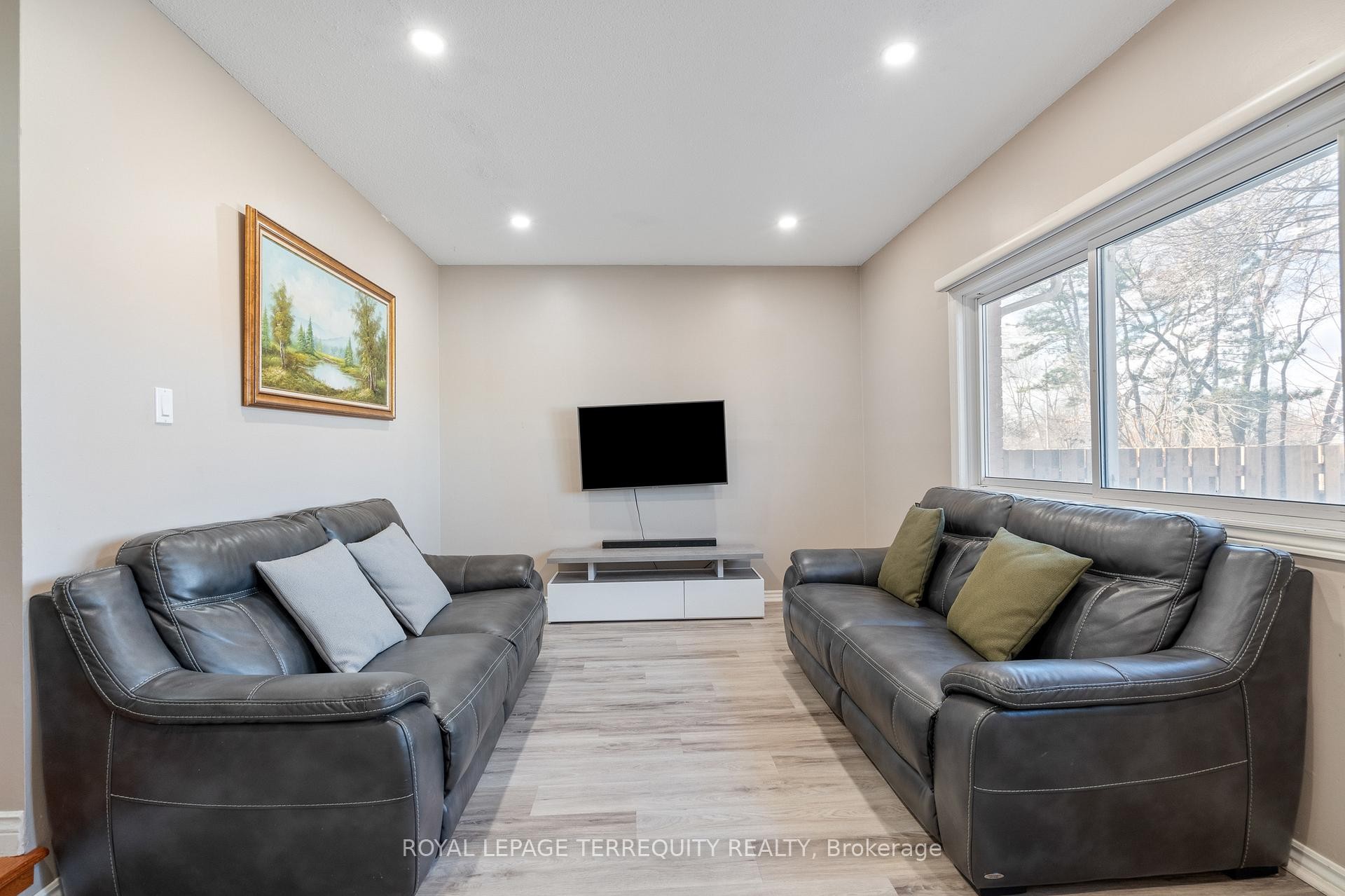 









185


Denistoun

Street, 53,
Welland,




ON
L3C 6J6

