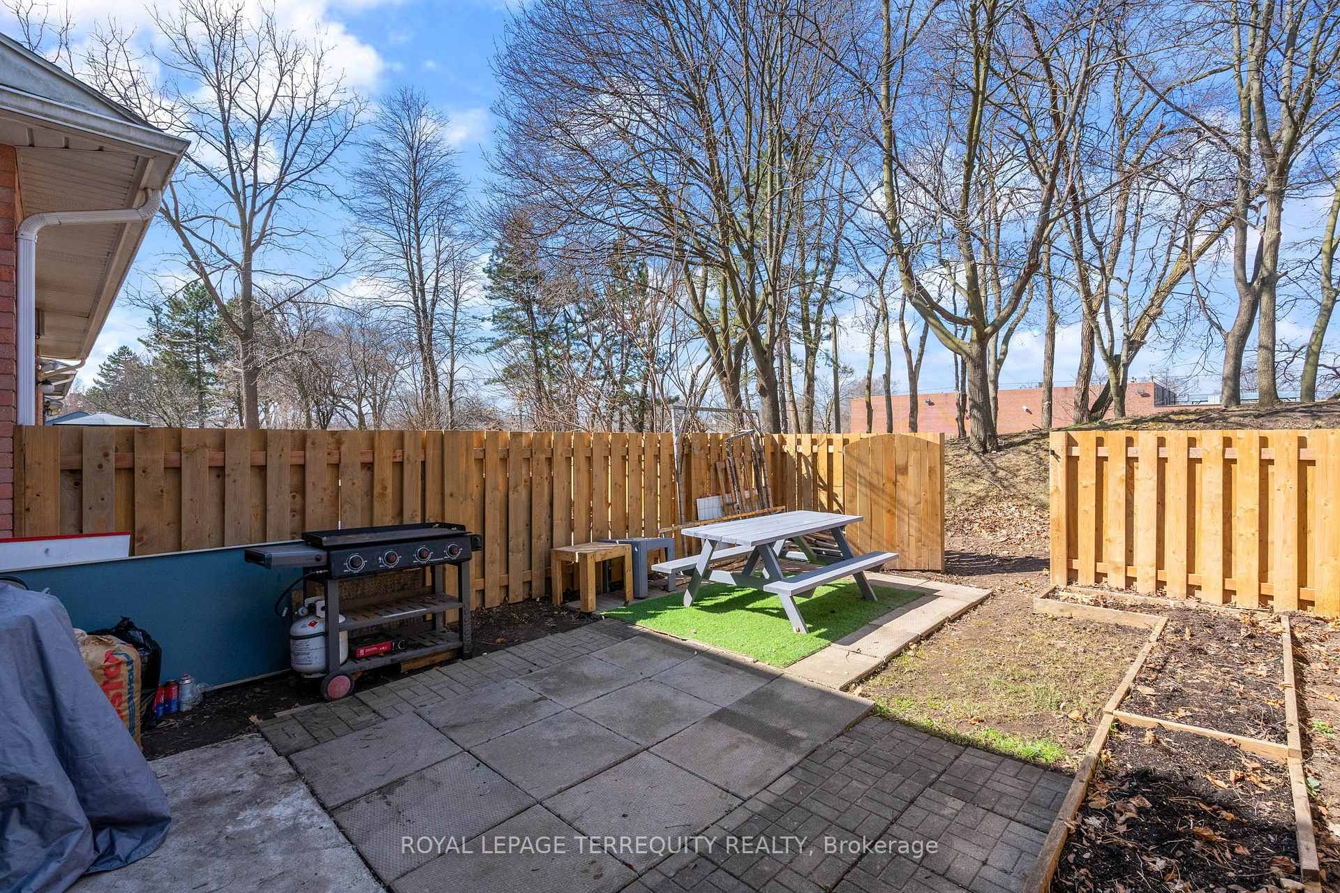 









185


Denistoun

Street, 53,
Welland,




ON
L3C 6J6

