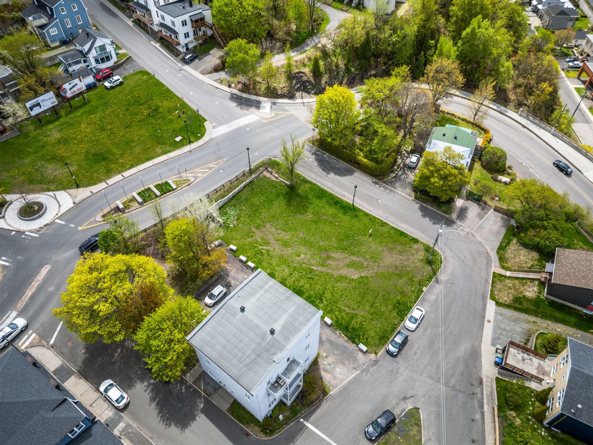 









220


Rue Napoléon-Mercier

,
Lévis (Desjardins),







QC
G6V3X1

