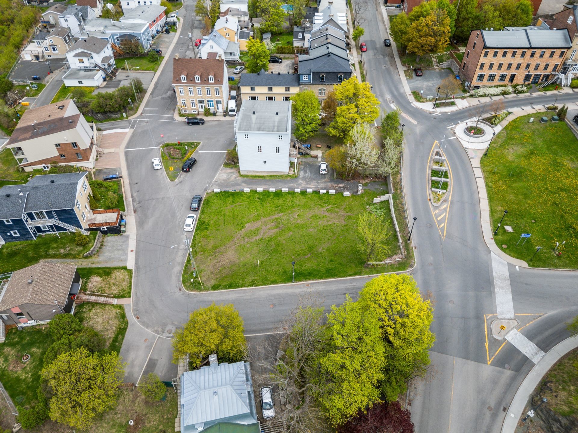 









220


Rue Napoléon-Mercier

,
Lévis (Desjardins),







QC
G6V3X1

