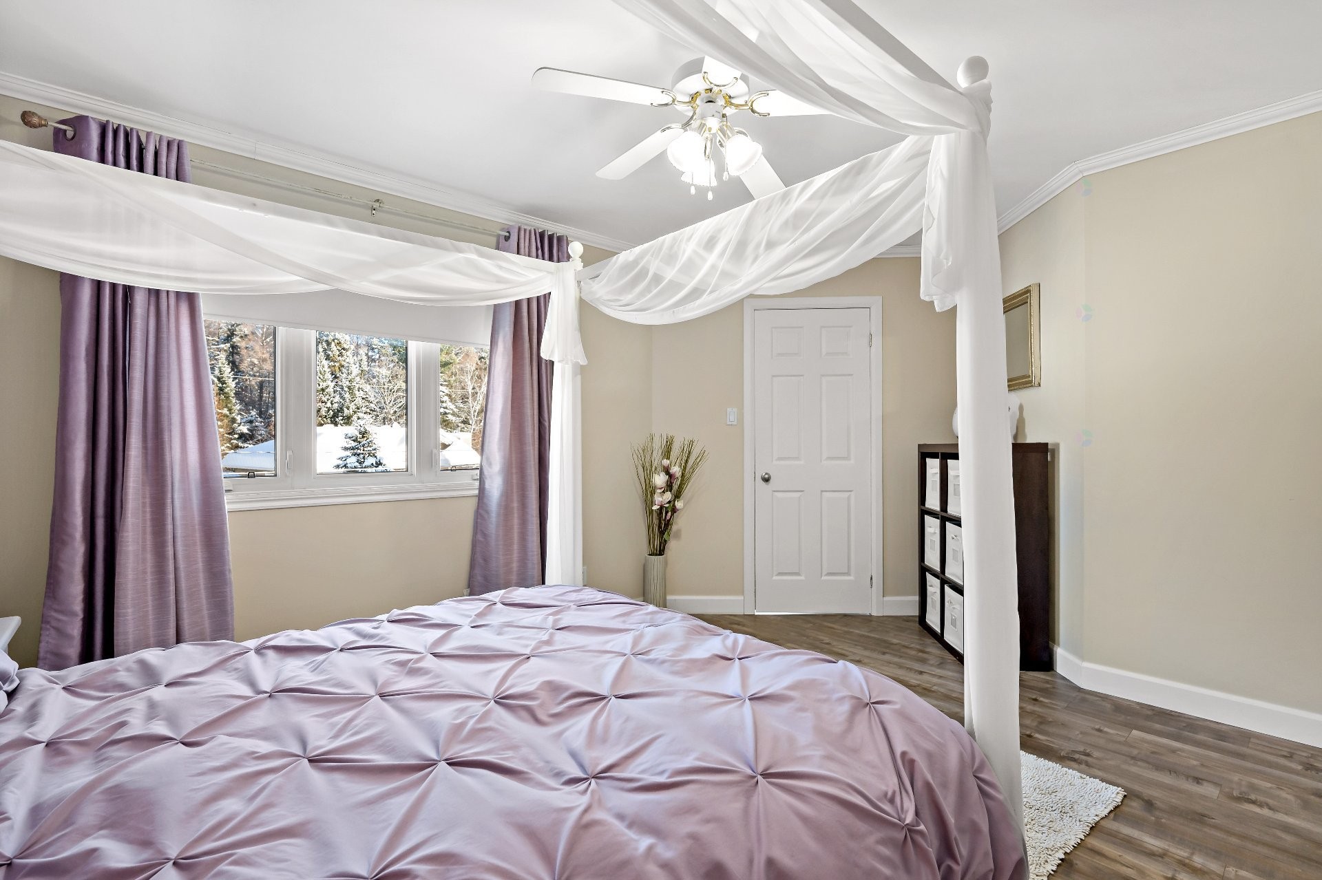 









945


Place du Repos

,
Mont-Tremblant,




QC
J8E2Y4

