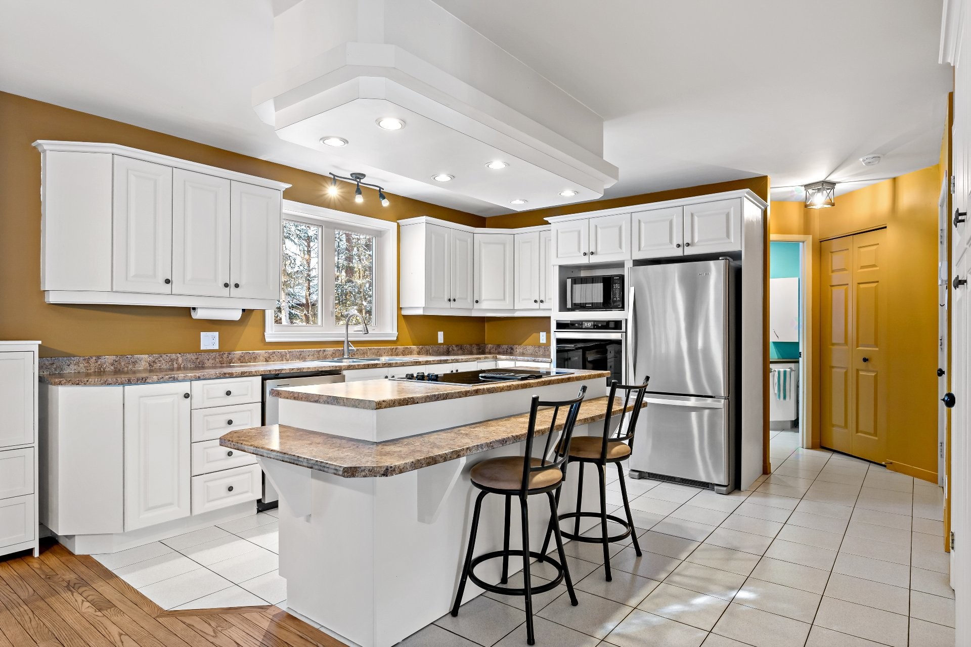 









945


Place du Repos

,
Mont-Tremblant,




QC
J8E2Y4

