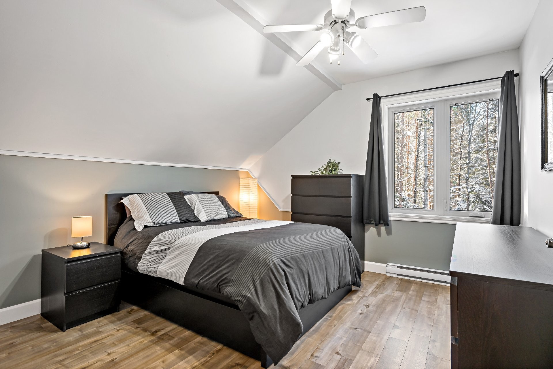 









945


Place du Repos

,
Mont-Tremblant,




QC
J8E2Y4

