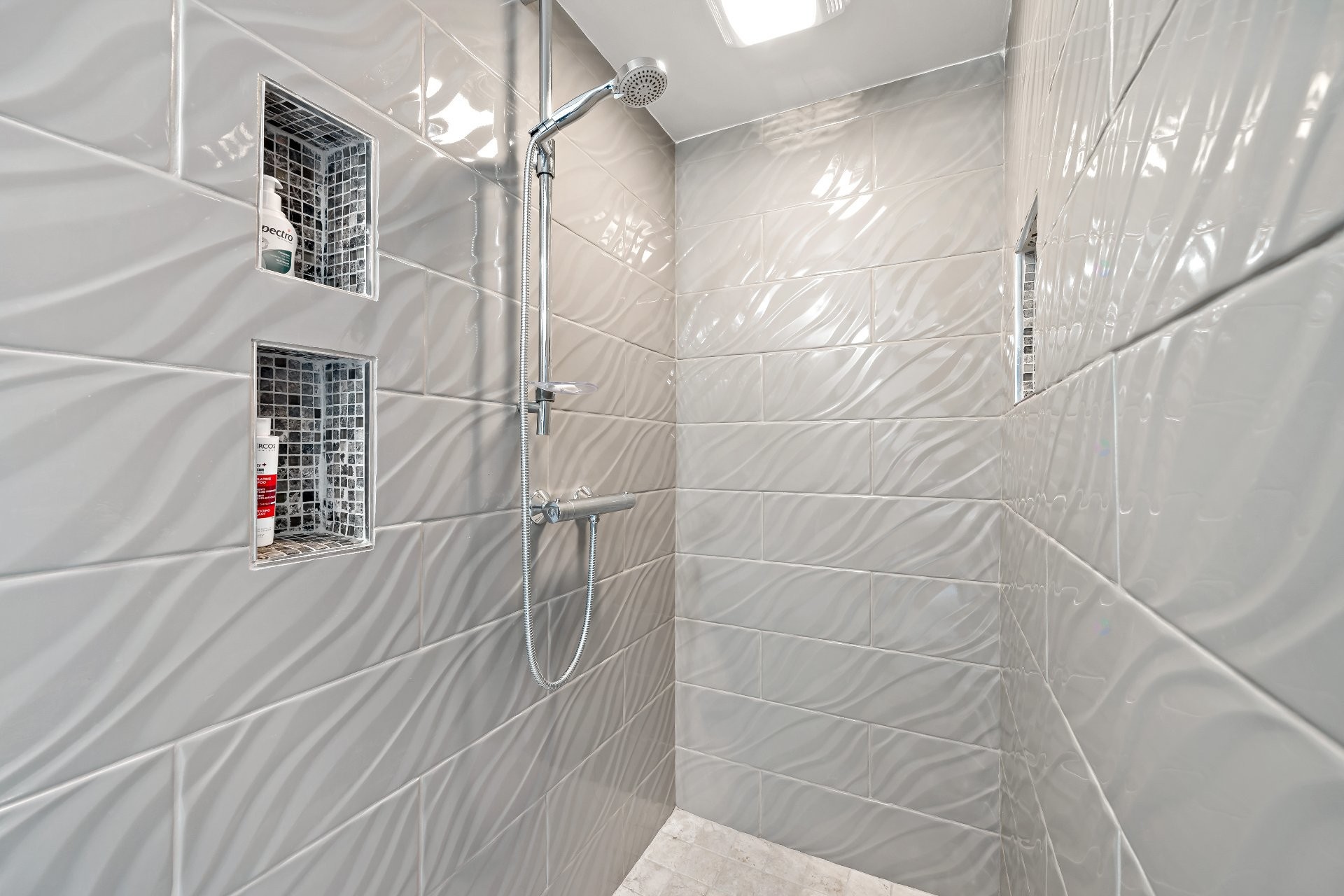 









945


Place du Repos

,
Mont-Tremblant,




QC
J8E2Y4

