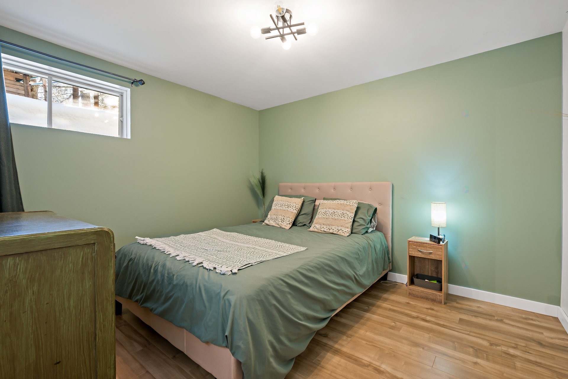 









945


Place du Repos

,
Mont-Tremblant,




QC
J8E2Y4

