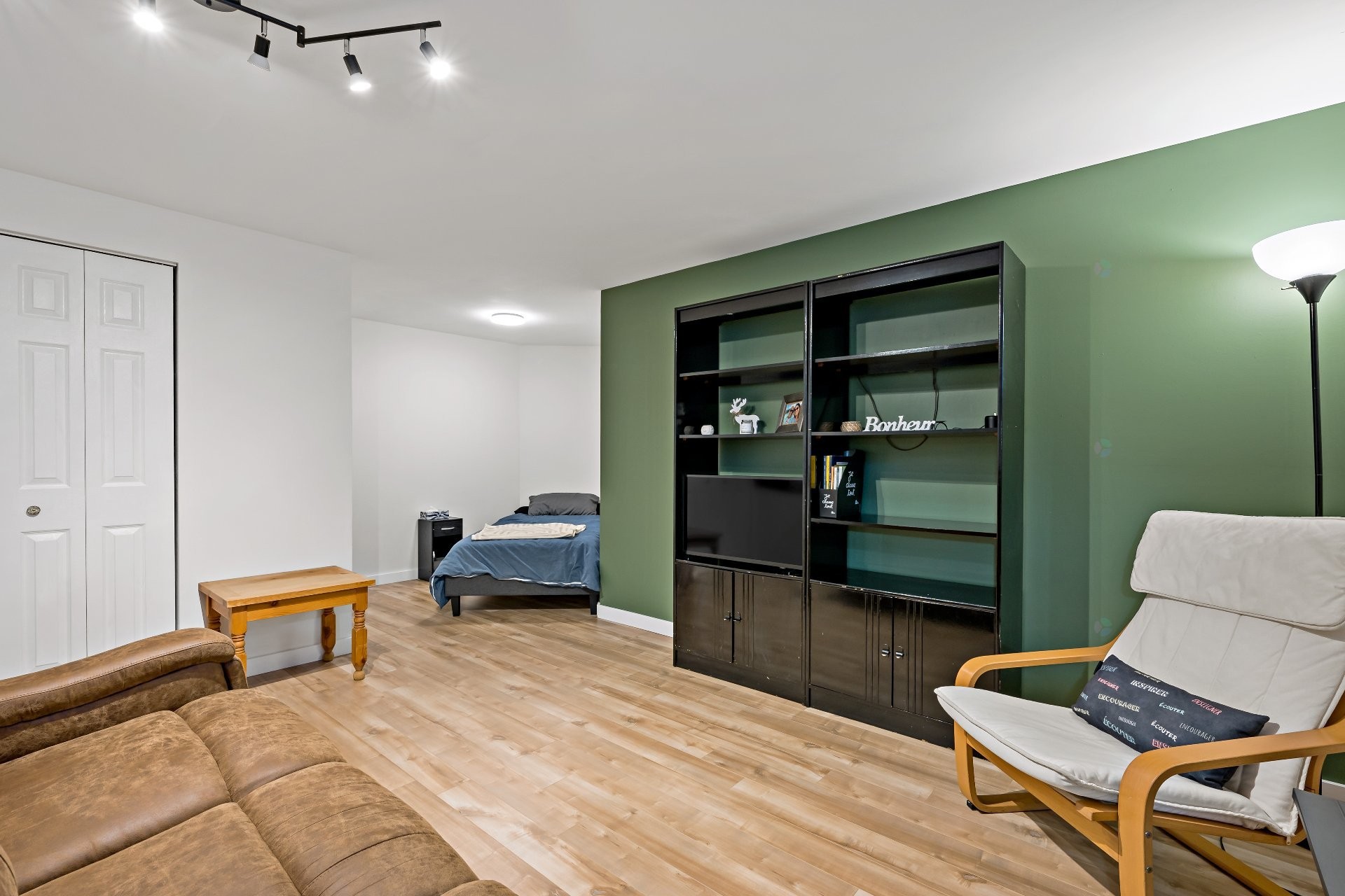 









945


Place du Repos

,
Mont-Tremblant,




QC
J8E2Y4

