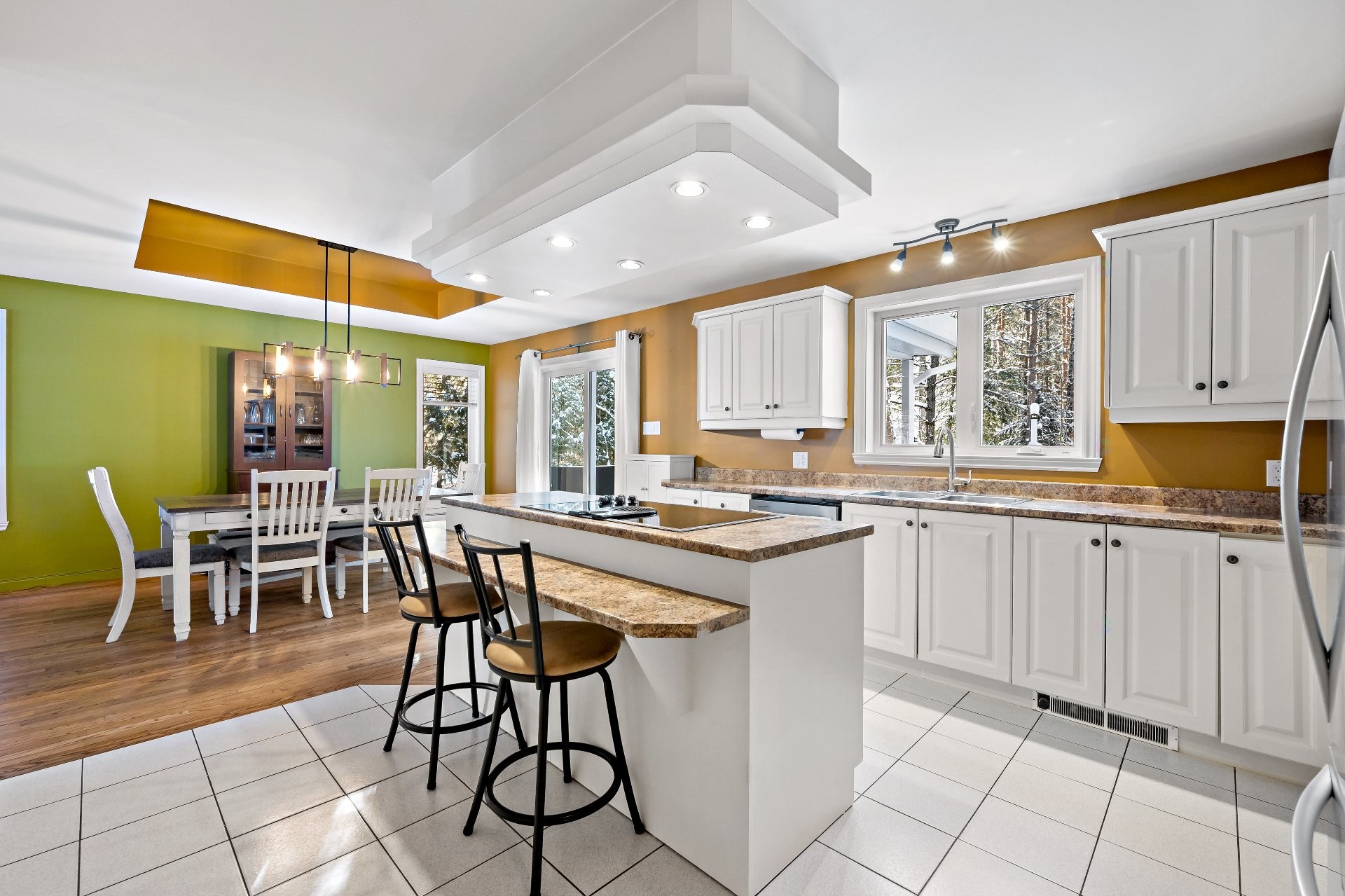 









945


Place du Repos

,
Mont-Tremblant,




QC
J8E2Y4

