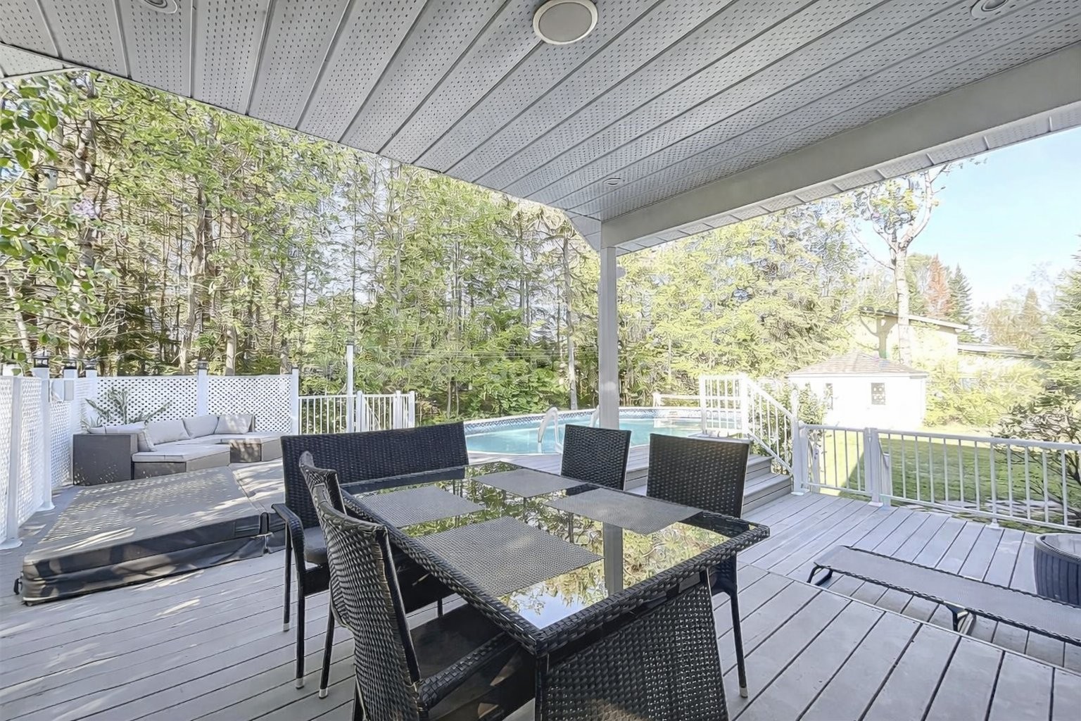 









945


Place du Repos

,
Mont-Tremblant,




QC
J8E2Y4

