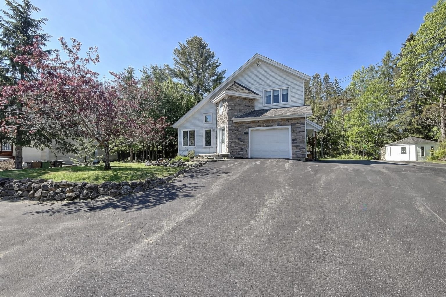 









945


Place du Repos

,
Mont-Tremblant,




QC
J8E2Y4

