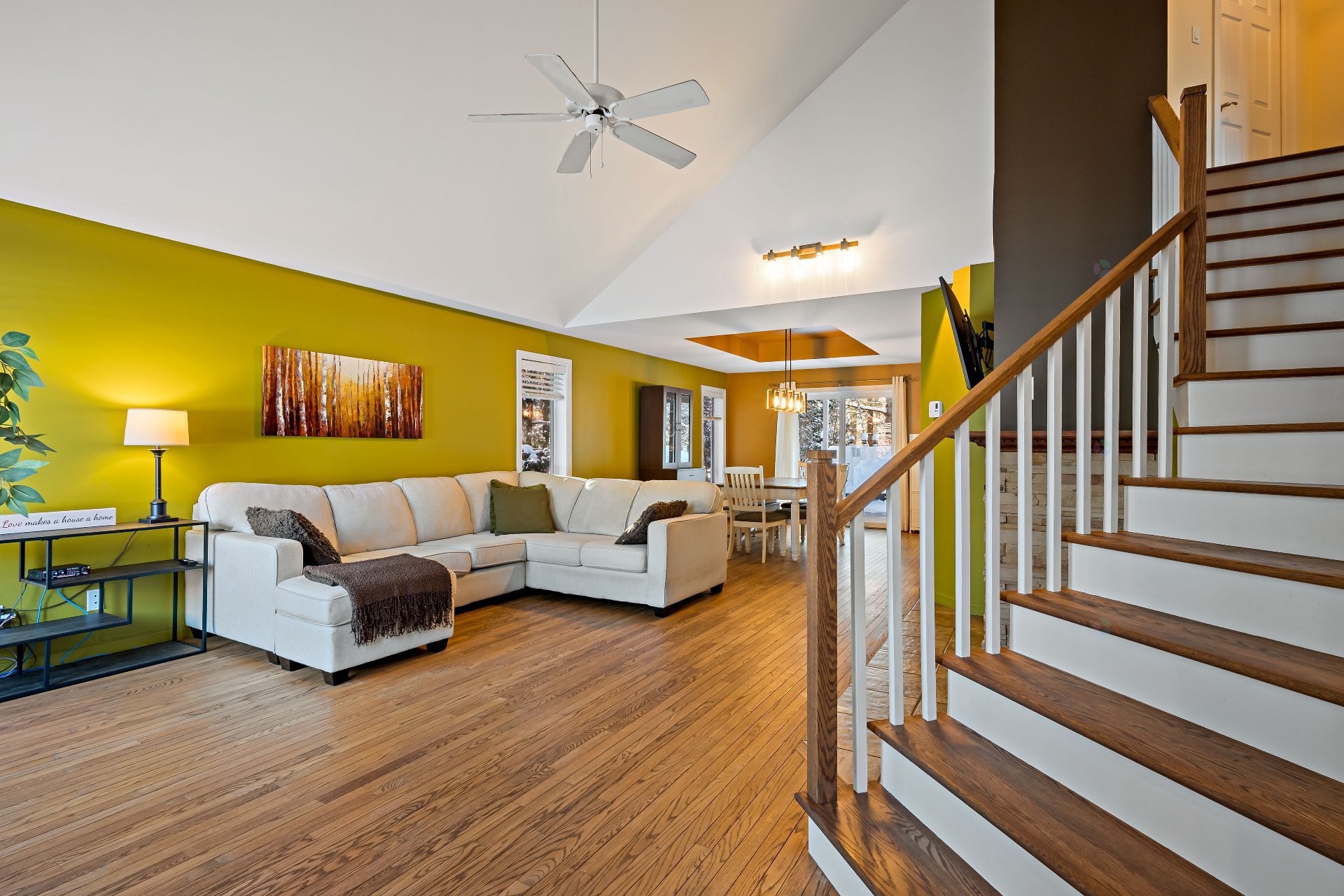 









945


Place du Repos

,
Mont-Tremblant,




QC
J8E2Y4

