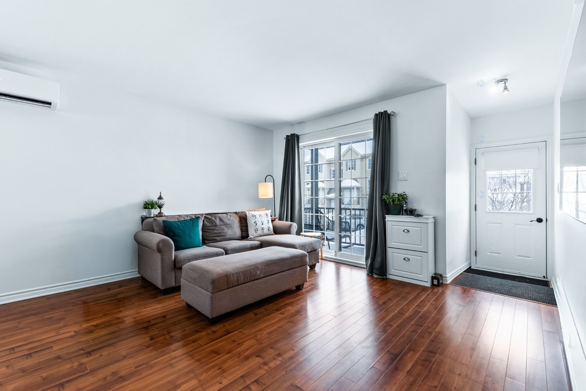 









790

 - 798


Place de la Brise

,
Mascouche,




QC
J7L0C2

