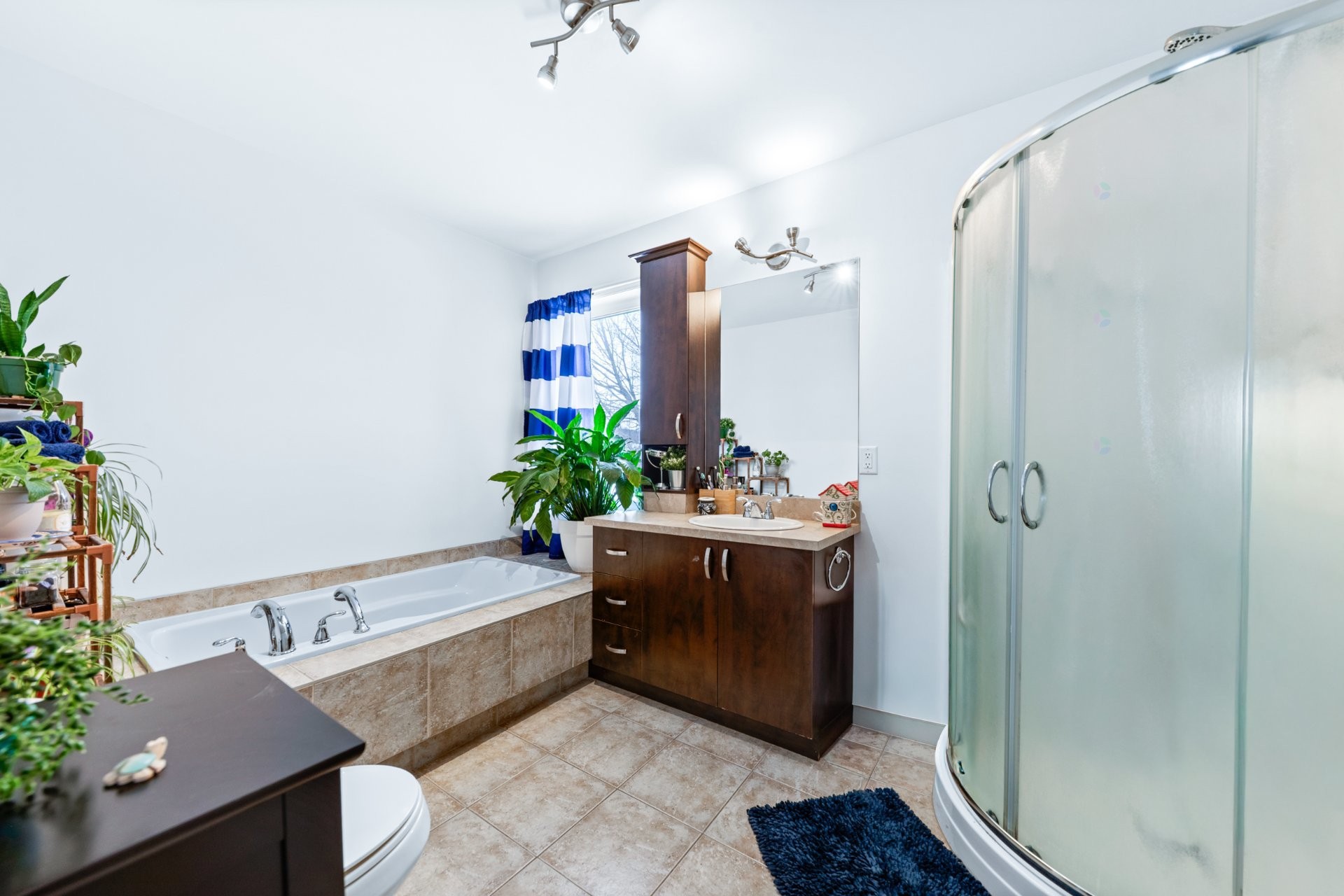 









790

 - 798


Place de la Brise

,
Mascouche,




QC
J7L0C2

