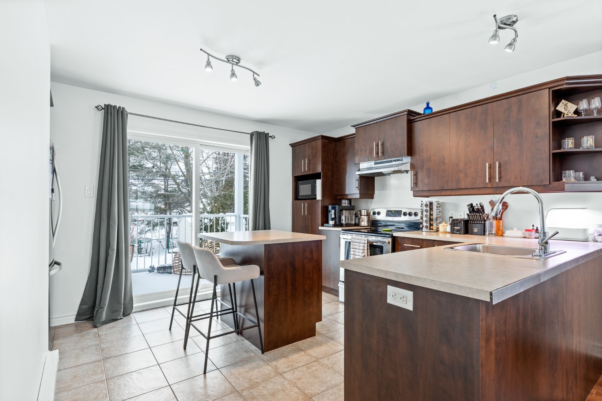 









790

 - 798


Place de la Brise

,
Mascouche,




QC
J7L0C2

