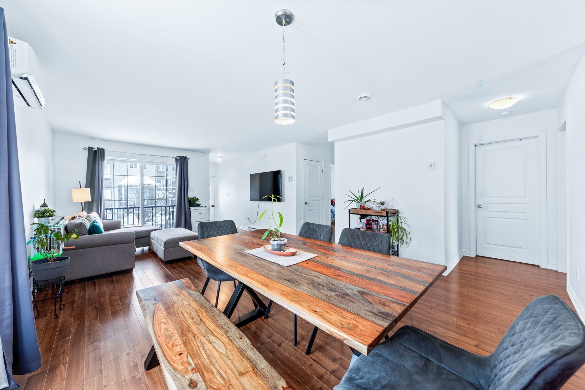 









790

 - 798


Place de la Brise

,
Mascouche,




QC
J7L0C2

