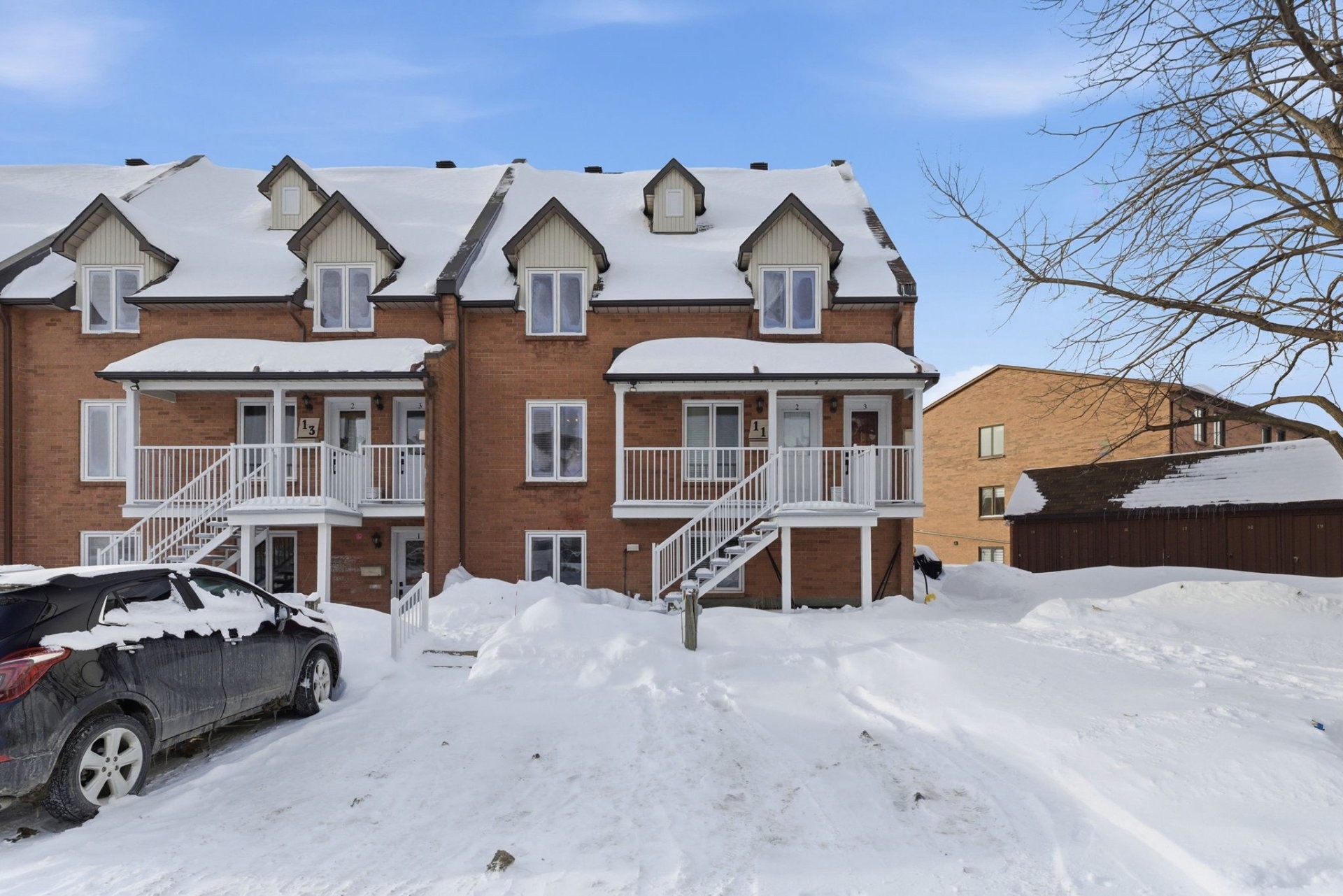 









11


Rue de la Falaise

, 1,
Gatineau (Hull),




QC
J8Z3H5

