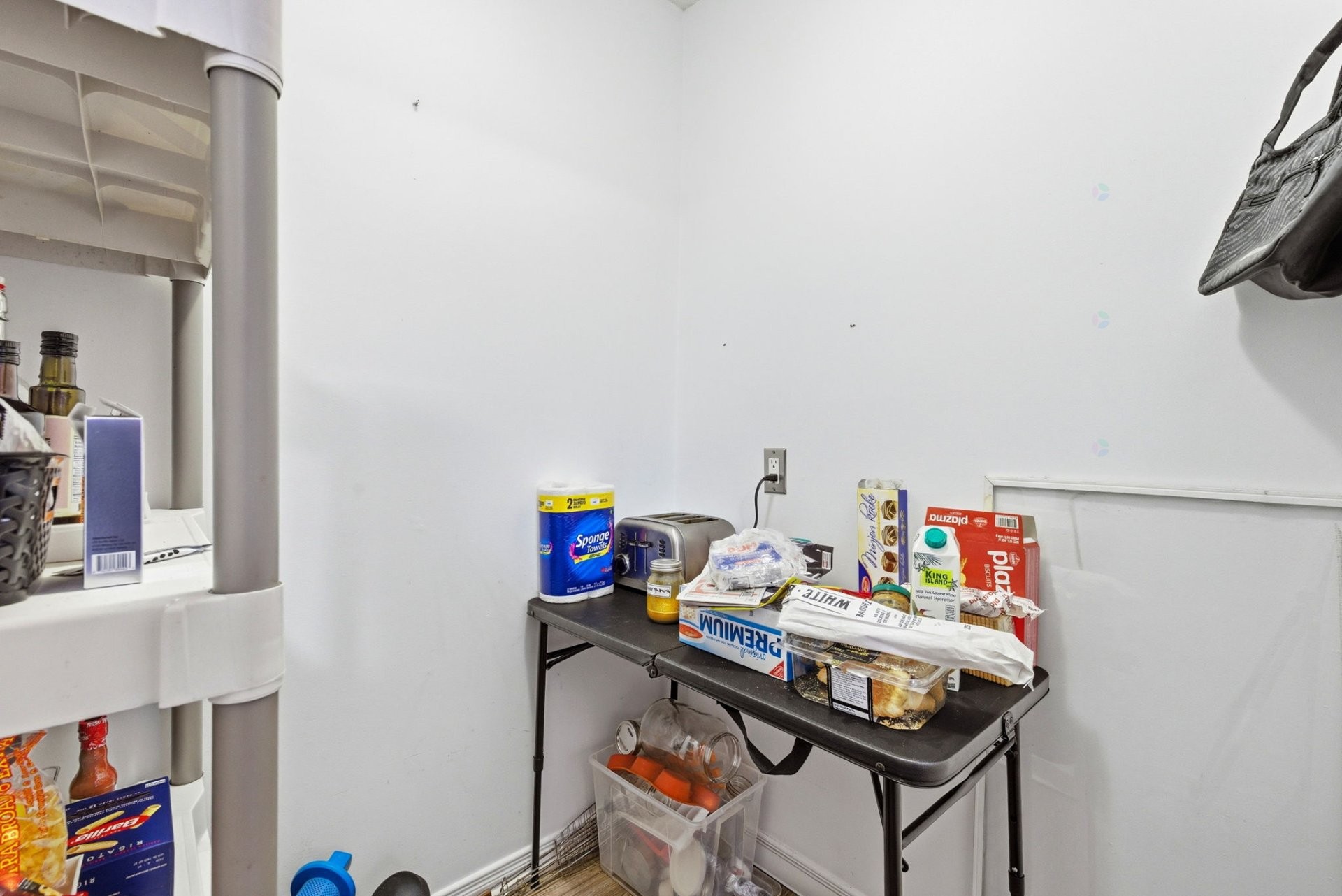 









11


Rue de la Falaise

, 1,
Gatineau (Hull),




QC
J8Z3H5

