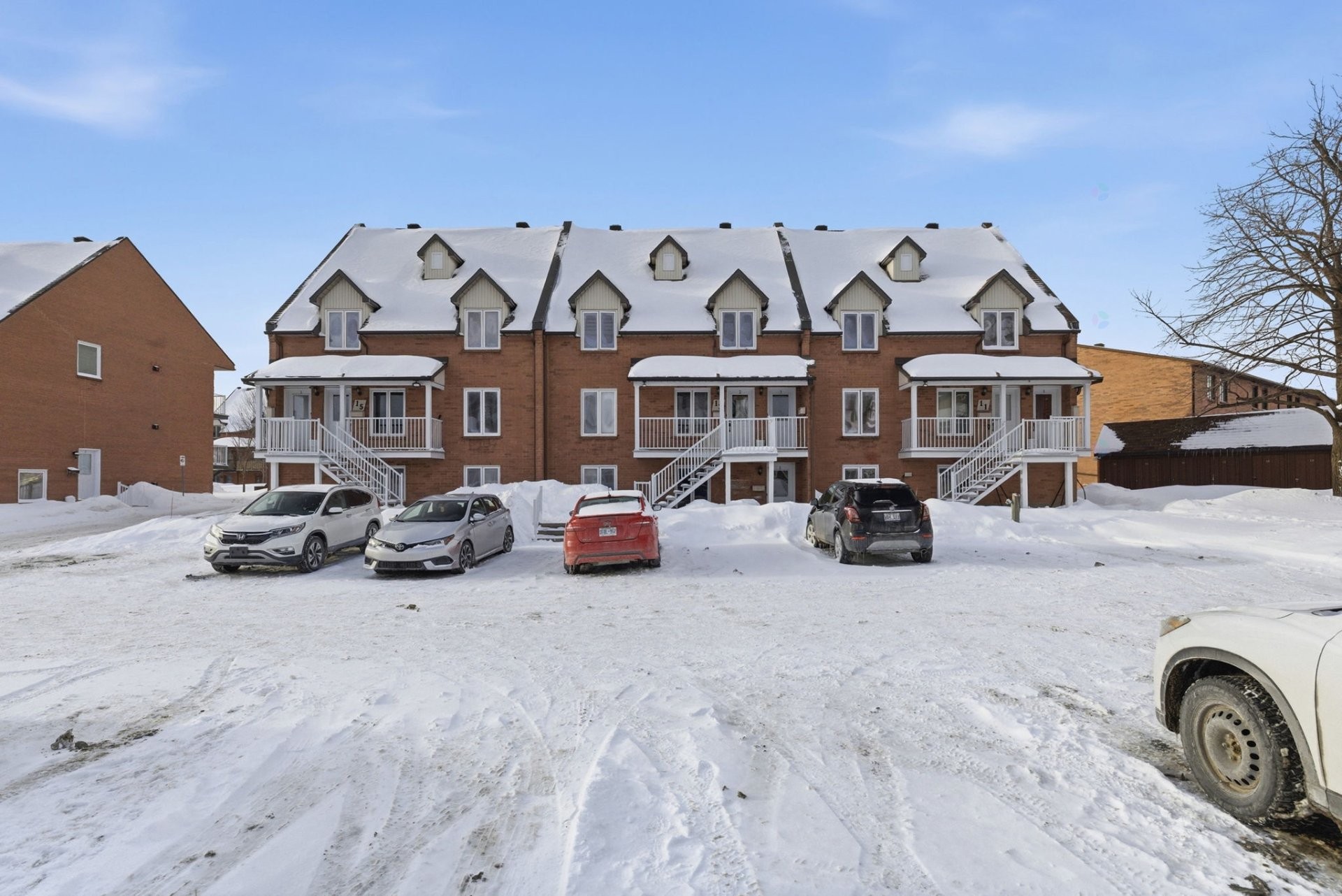 









11


Rue de la Falaise

, 1,
Gatineau (Hull),




QC
J8Z3H5

