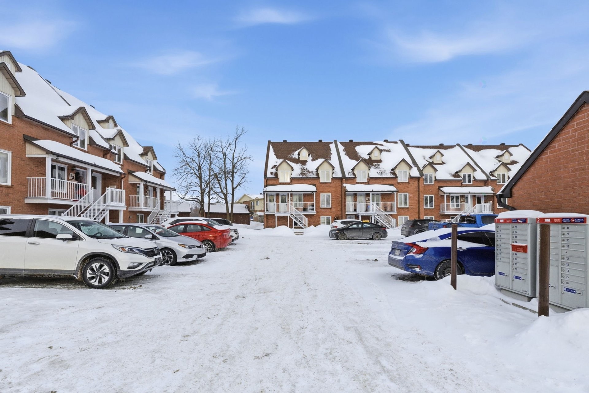 









11


Rue de la Falaise

, 1,
Gatineau (Hull),




QC
J8Z3H5

