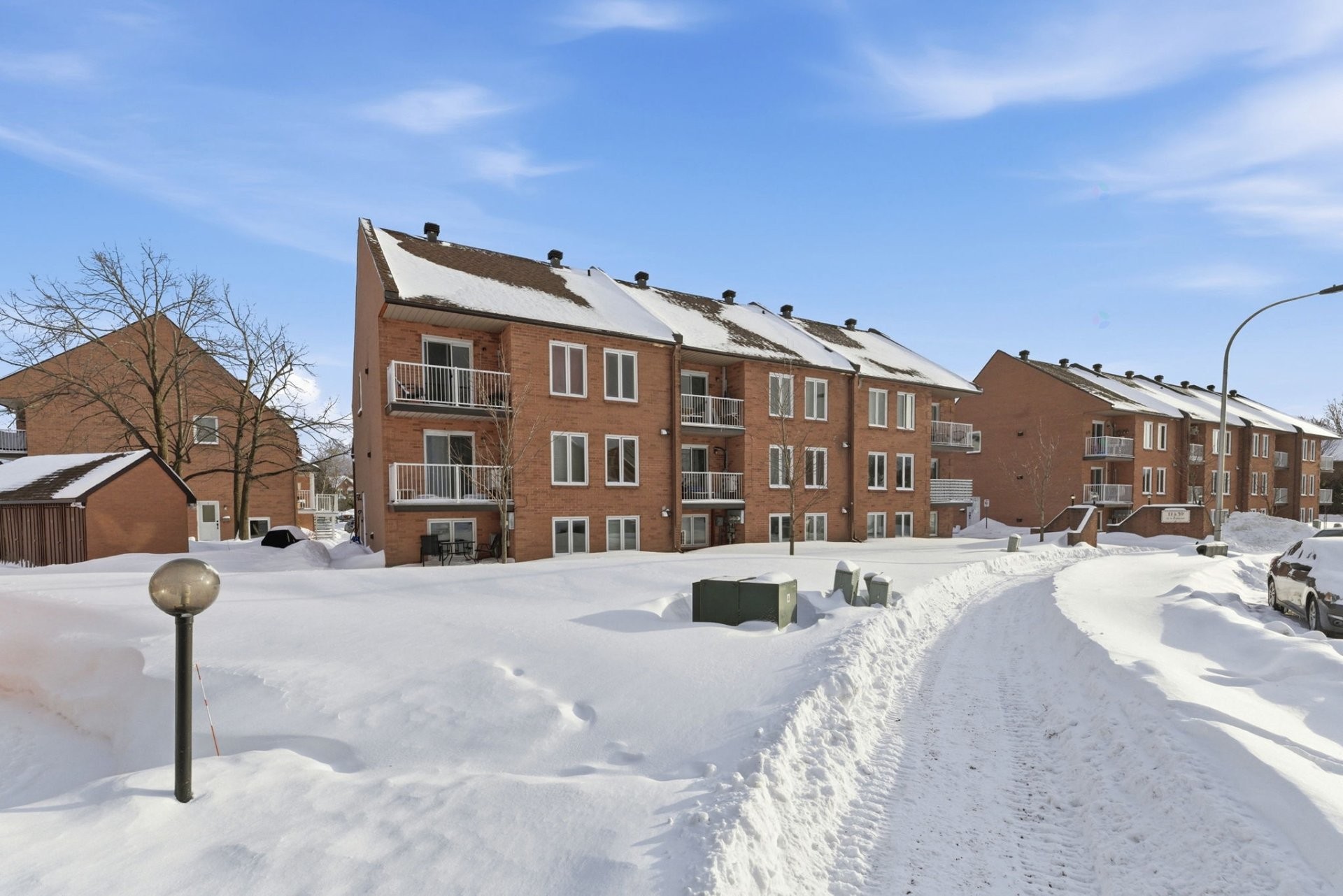 









11


Rue de la Falaise

, 1,
Gatineau (Hull),




QC
J8Z3H5

