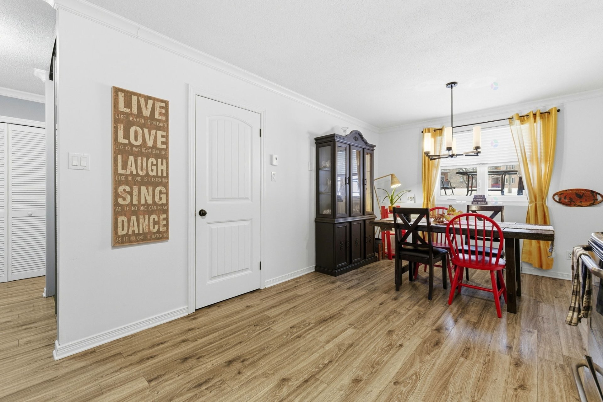 









11


Rue de la Falaise

, 1,
Gatineau (Hull),




QC
J8Z3H5

