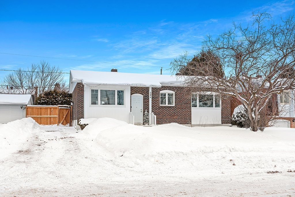 









586


Rue Louis-Cousineau

,
Gatineau (Aylmer),




QC
J9H5J9

