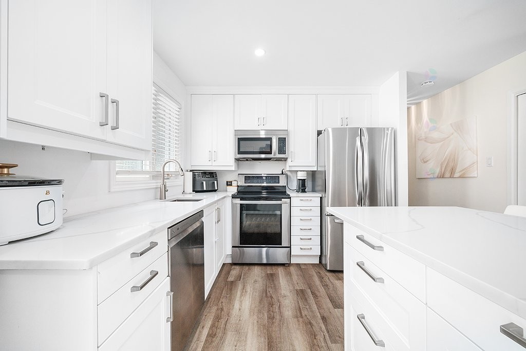 









586


Rue Louis-Cousineau

,
Gatineau (Aylmer),




QC
J9H5J9

