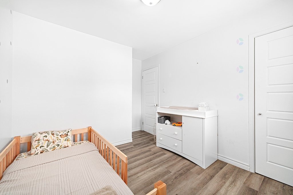 









586


Rue Louis-Cousineau

,
Gatineau (Aylmer),




QC
J9H5J9

