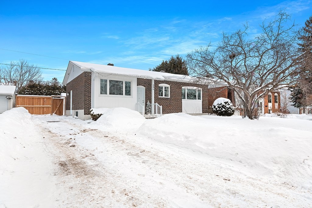 









586


Rue Louis-Cousineau

,
Gatineau (Aylmer),




QC
J9H5J9

